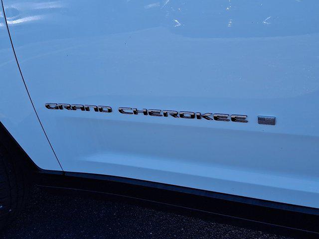 2022 Jeep Grand Cherokee Laredo 4x4