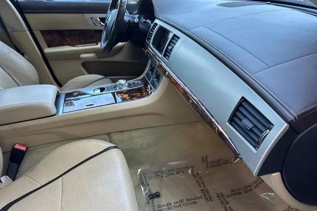 2013 Jaguar XF I4 T