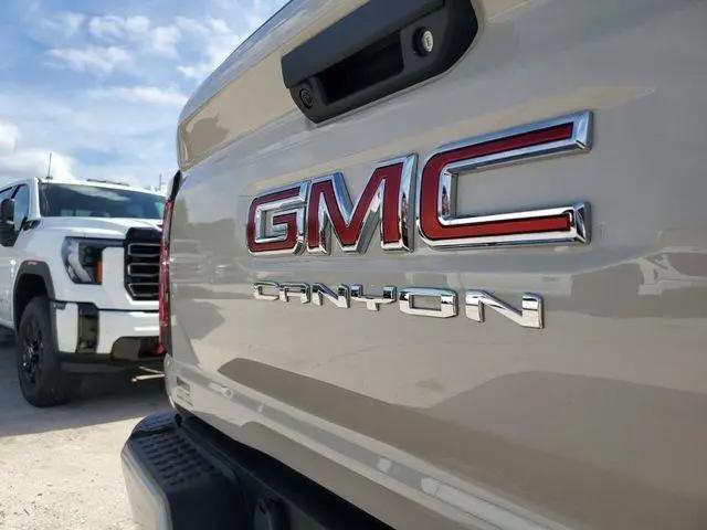 2026 GMC Canyon Elevation, 4WD