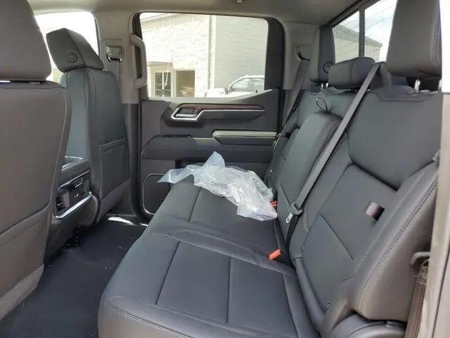 2026 GMC Sierra 1500 Crew Cab, Short Bed, SLT, 4WD