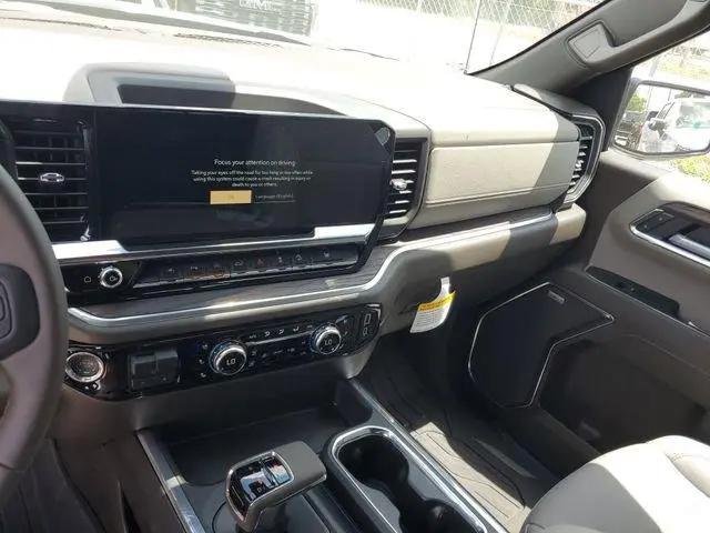 2026 GMC Sierra 1500 Crew Cab, Short Bed, SLT, 4WD