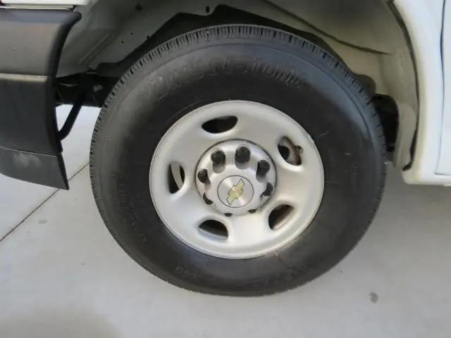 2025 Chevrolet Express Cargo Van RWD 2500 Regular Wheelbase WT