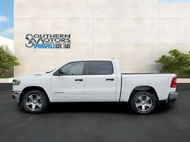 2026 Ram 1500 Tradesman Crew Cab 4x4 5'7" Box