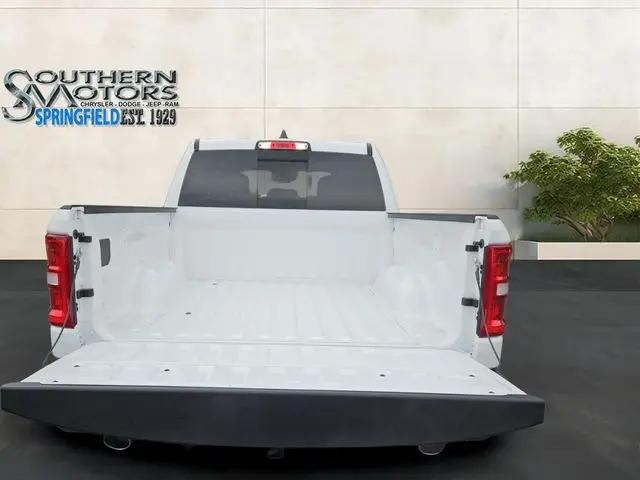 2026 Ram 1500 Tradesman Crew Cab 4x4 5'7" Box