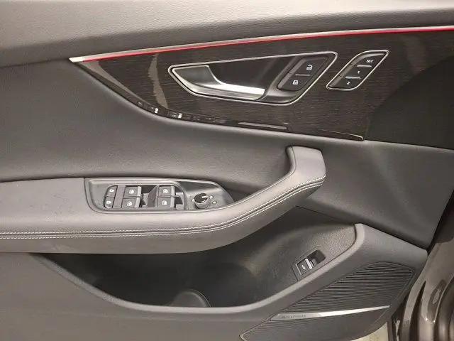 2025 Audi Q8 Premium Plus 55 TFSI quattro