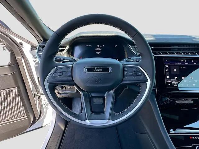 2026 Jeep Grand Cherokee L Laredo 4x4