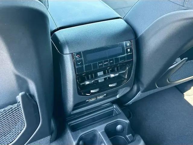 2026 Jeep Grand Cherokee L Laredo 4x4