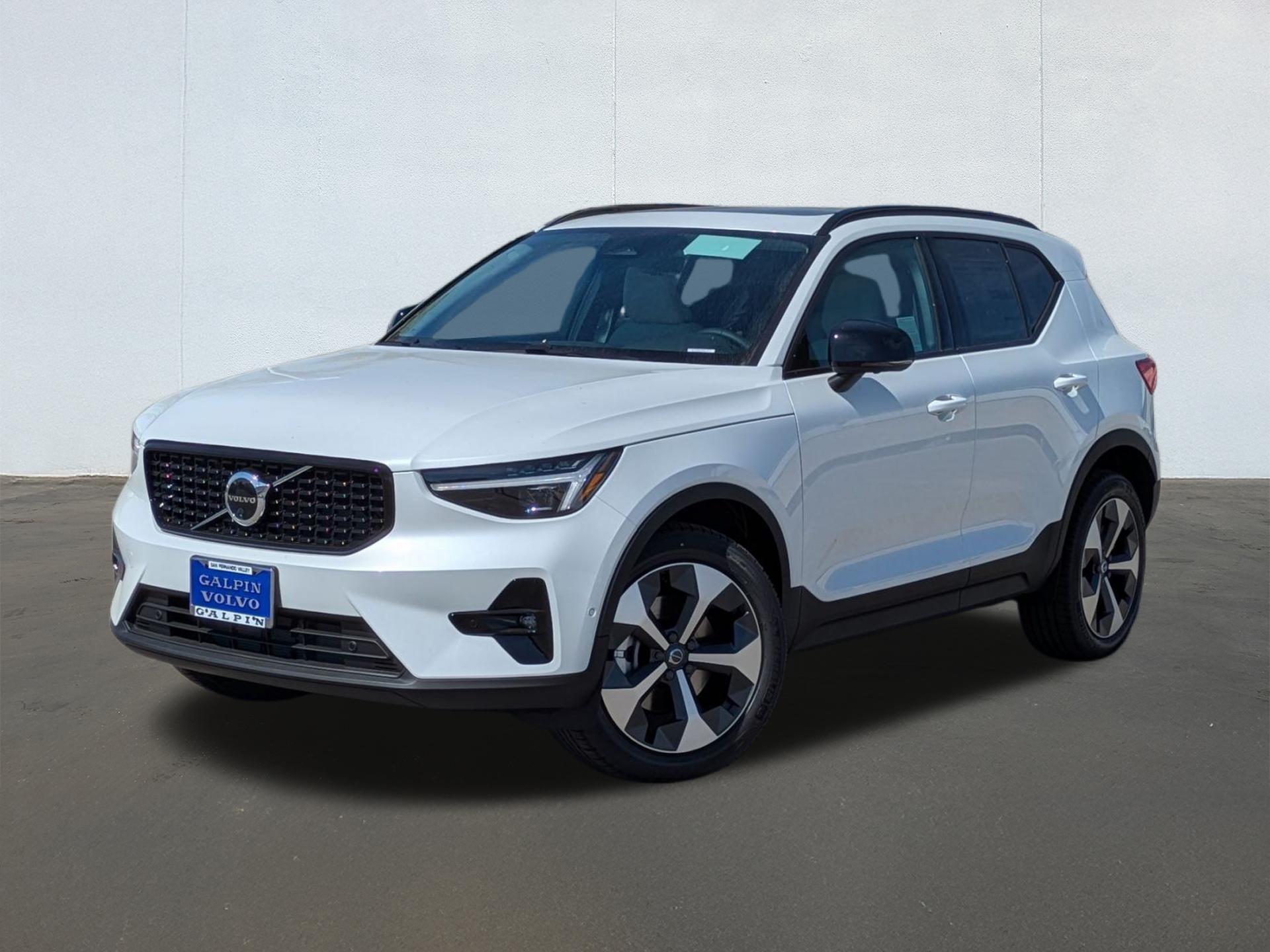 2026 Volvo XC40 B5 Plus AWD