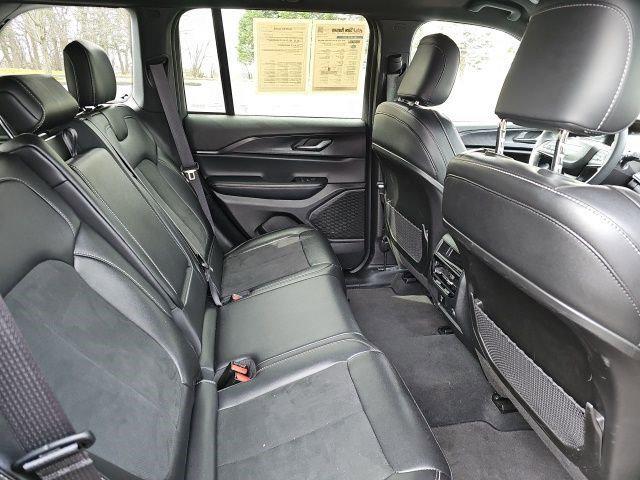 2025 Jeep Grand Cherokee Altitude 4x4