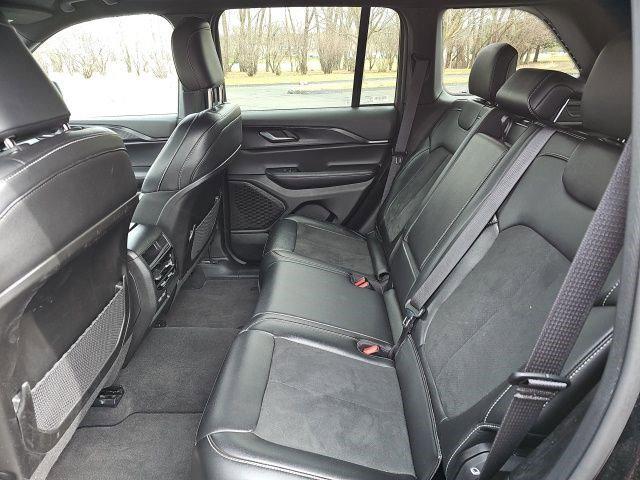 2025 Jeep Grand Cherokee Altitude 4x4