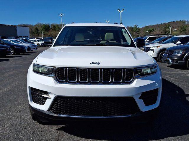 2022 Jeep Grand Cherokee Laredo 4x4