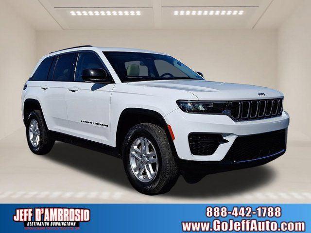 2022 Jeep Grand Cherokee Laredo 4x4