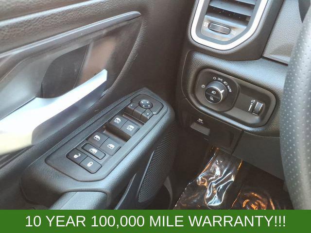 2026 Ram 1500 Express Crew Cab 4x4 5'7" Box