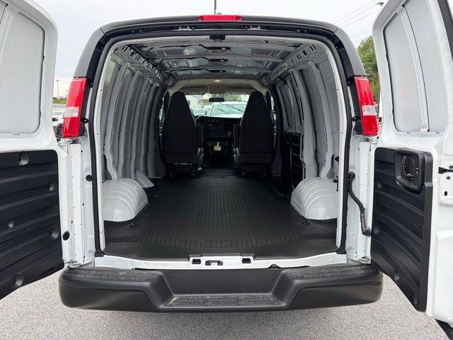 2026 GMC Savana Cargo 2500 Regular Wheelbase, Work Van, RWD