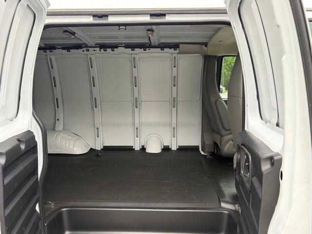2026 GMC Savana Cargo 2500 Regular Wheelbase, Work Van, RWD