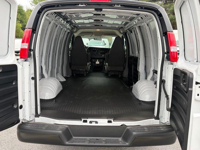 2026 GMC Savana Cargo 2500 Regular Wheelbase, Work Van, RWD