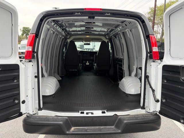 2026 GMC Savana Cargo 2500 Regular Wheelbase, Work Van, RWD