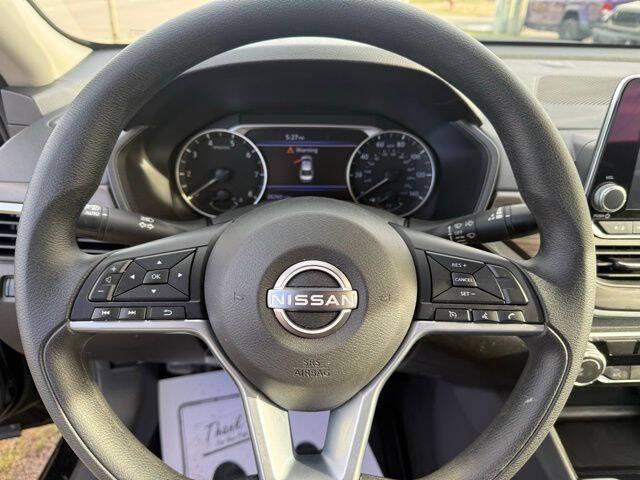 2025 Nissan Altima SV FWD
