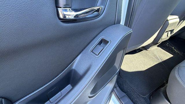 2025 Nissan Frontier Crew Cab SV 4x4