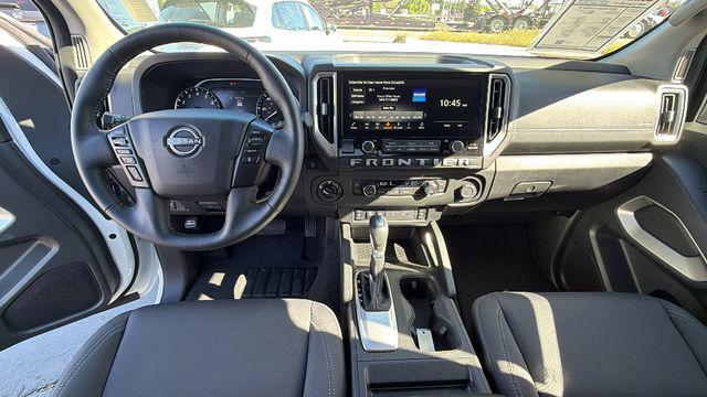 2025 Nissan Frontier Crew Cab SV 4x4