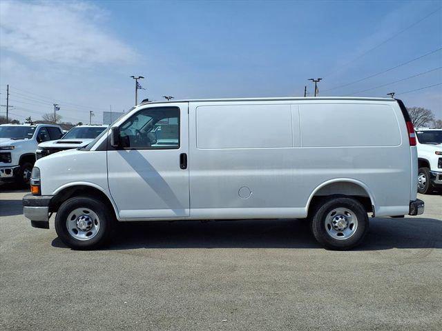 2026 Chevrolet Express Cargo Van 2500 Regular Wheelbase, WT, RWD