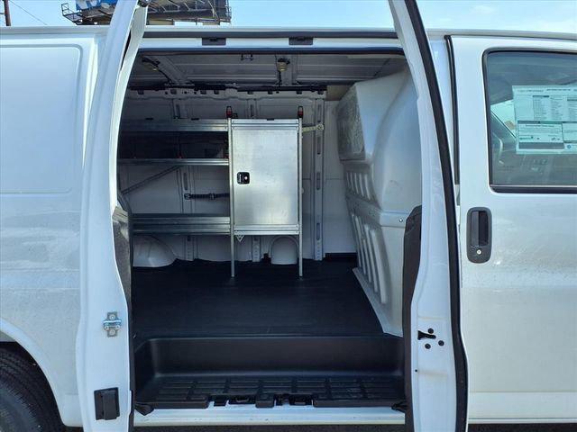 2026 Chevrolet Express Cargo Van 2500 Regular Wheelbase, WT, RWD