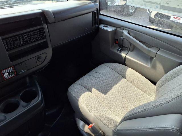 2026 Chevrolet Express Cargo Van 2500 Regular Wheelbase, WT, RWD
