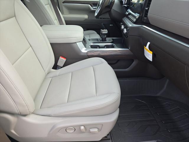 2026 GMC Sierra 1500 Crew Cab, Short Bed, SLT, 4WD