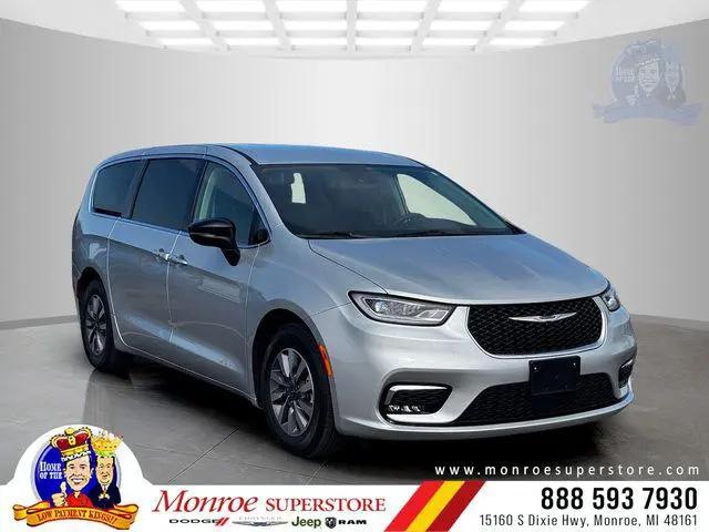 2024 Chrysler Pacifica Hybrid Select for sale in Monroe, MI