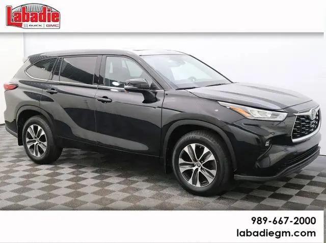 2022 Toyota Highlander XLE for sale in Bay City, MI