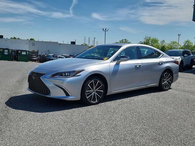 2024 Lexus ES 300h 300h