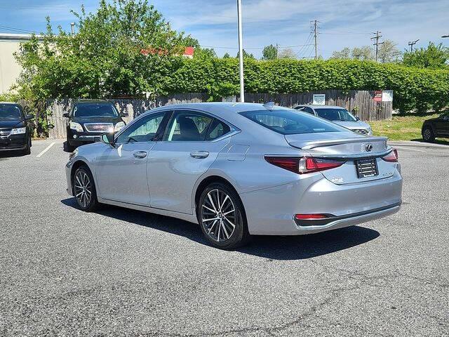 2024 Lexus ES 300h 300h
