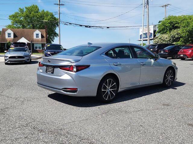 2024 Lexus ES 300h 300h