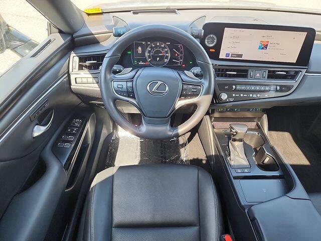2024 Lexus ES 300h 300h