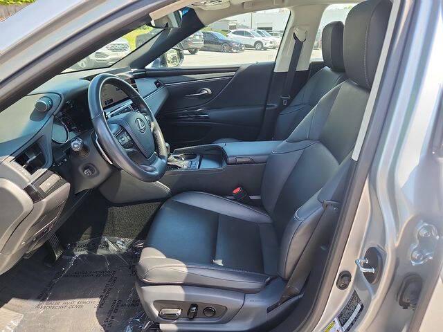 2024 Lexus ES 300h 300h