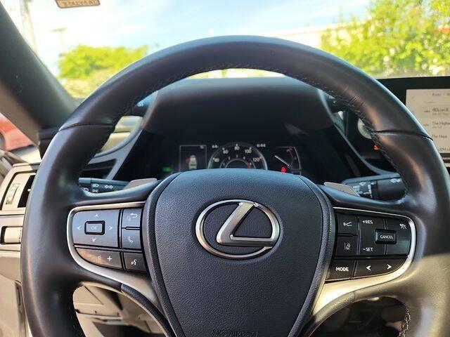 2024 Lexus ES 300h 300h