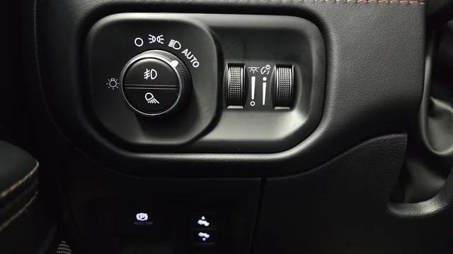 2026 Ram 1500 Tungsten Crew Cab 4x4 5'7" Box
