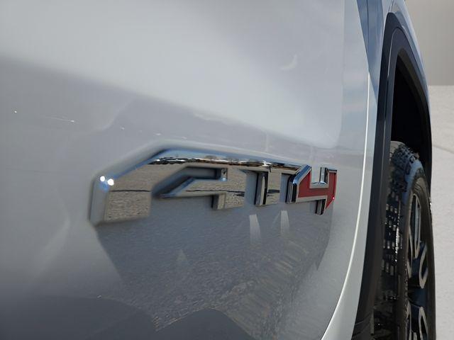 2025 GMC Sierra 1500 4WD Crew Cab Short Box AT4