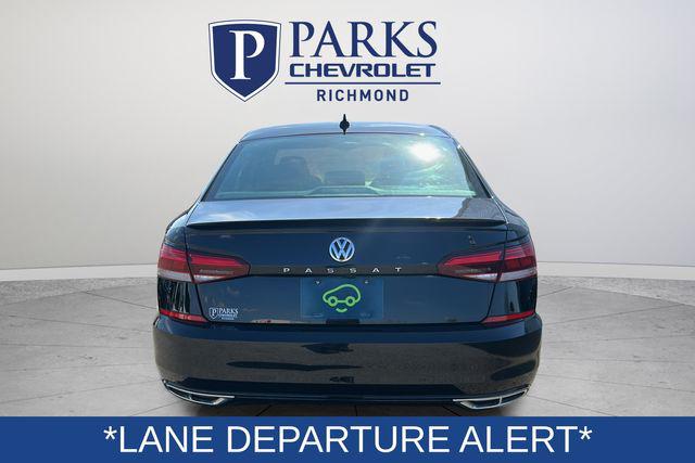 2022 Volkswagen Passat 2.0T R-Line