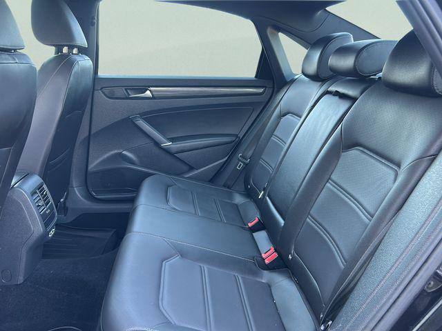 2022 Volkswagen Passat 2.0T R-Line