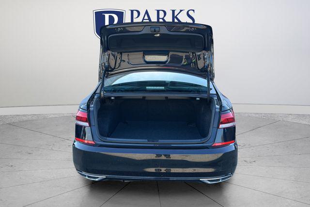 2022 Volkswagen Passat 2.0T R-Line