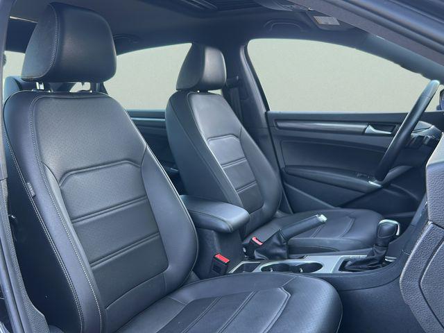 2022 Volkswagen Passat 2.0T R-Line