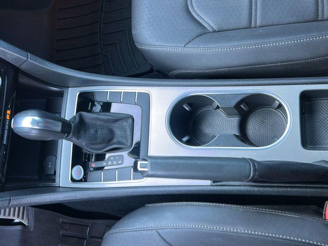 2022 Volkswagen Passat 2.0T R-Line