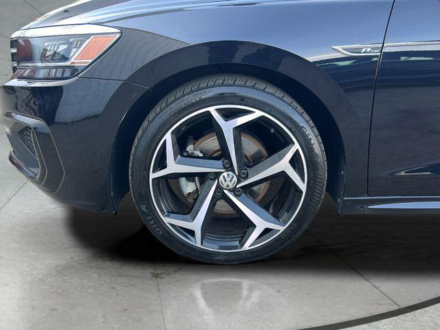 2022 Volkswagen Passat 2.0T R-Line