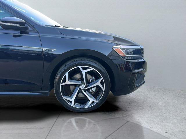 2022 Volkswagen Passat 2.0T R-Line
