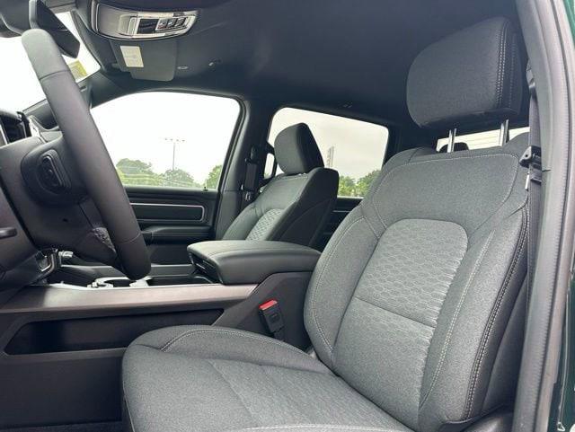 2026 Ram 1500 Lone Star Crew Cab 4x4 5'7" Box