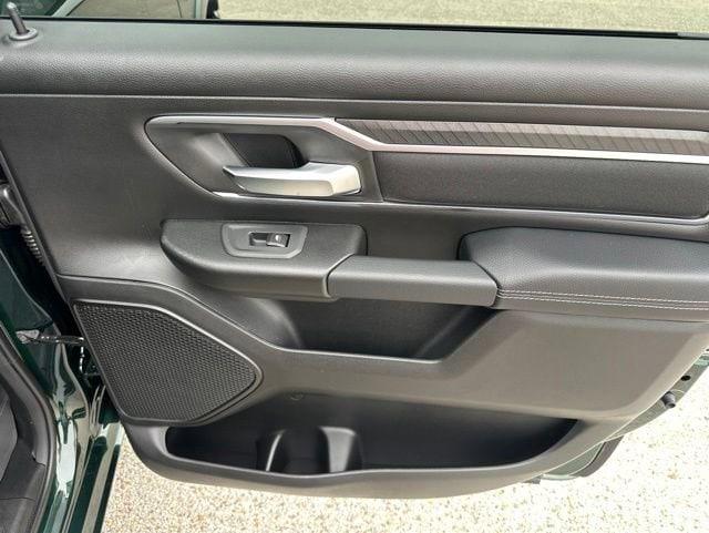 2026 Ram 1500 Lone Star Crew Cab 4x4 5'7" Box