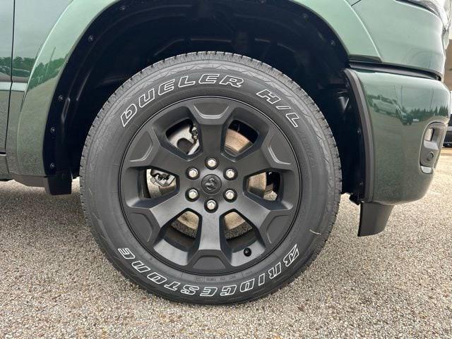 2026 Ram 1500 Lone Star Crew Cab 4x4 5'7" Box