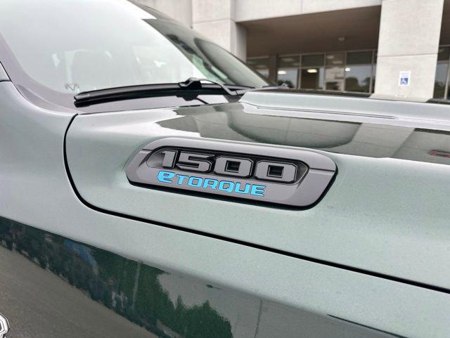 2026 Ram 1500 Lone Star Crew Cab 4x4 5'7" Box