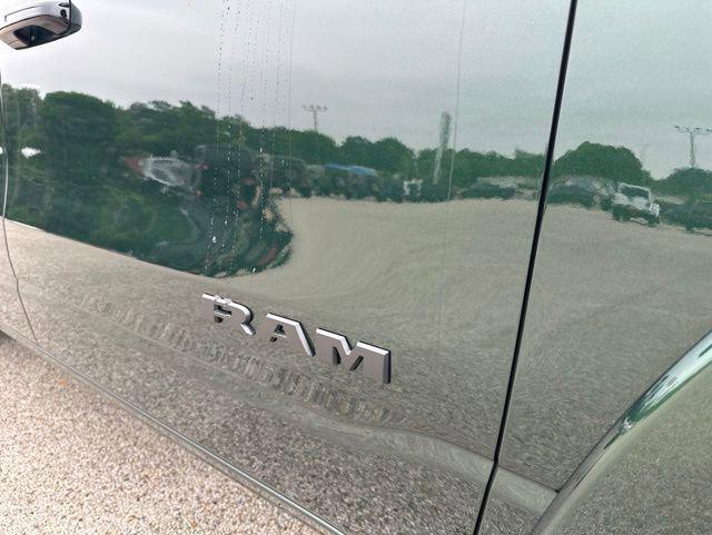 2026 Ram 1500 Lone Star Crew Cab 4x4 5'7" Box